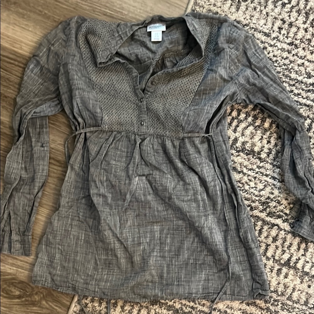 Motherhood Maternity Gray Fitted Long Sleeve Polo Blouse